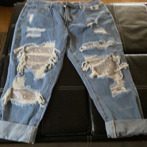 Women Distressed Denim Jeans - Picture 5 of 5
